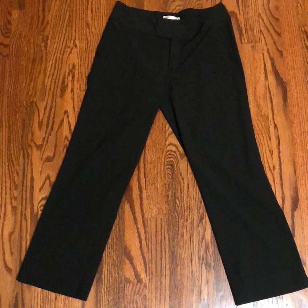 Old Navy Stretch Capris Womens Size 2 Black. Comfy Stretch Crop